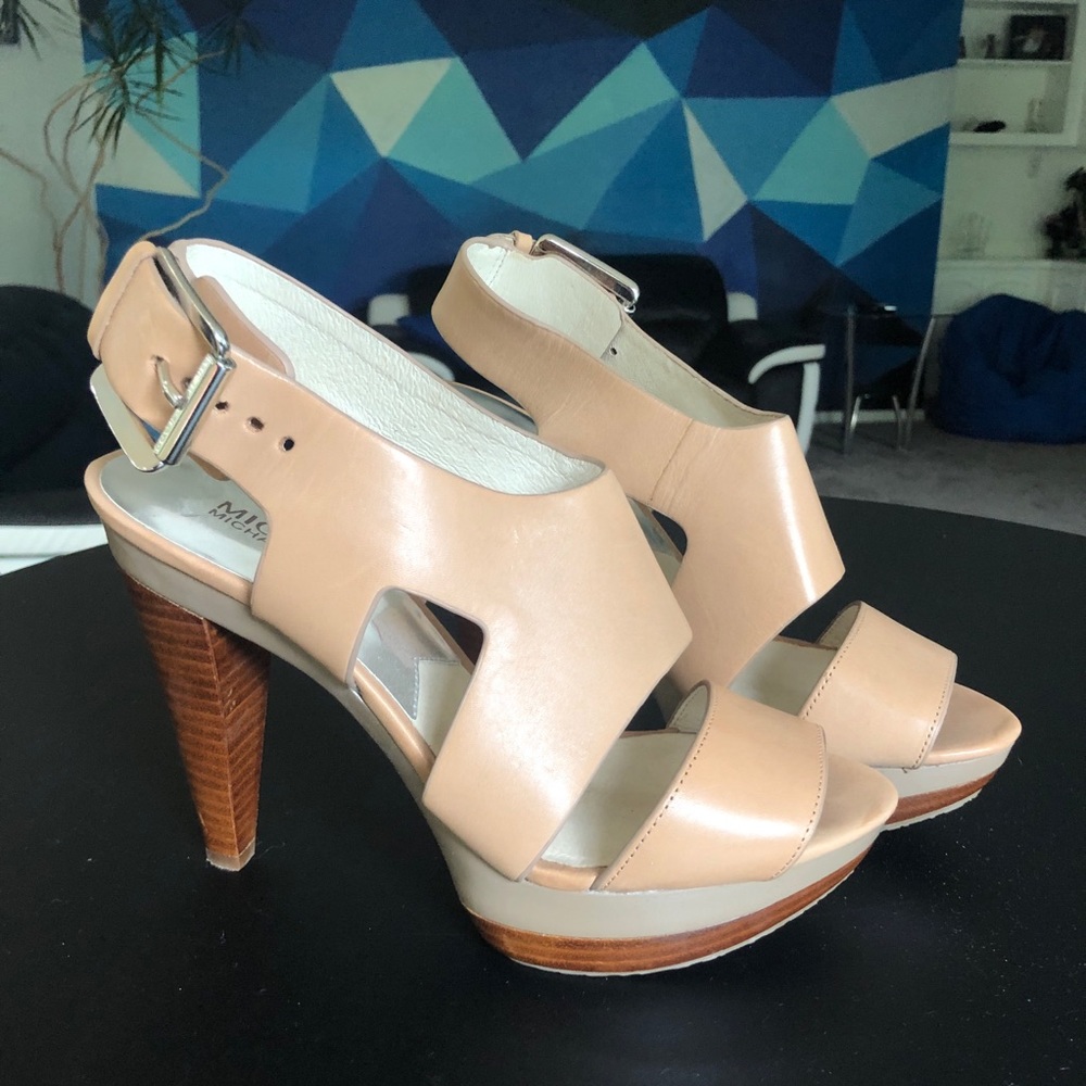 Like New Michael Kors heels